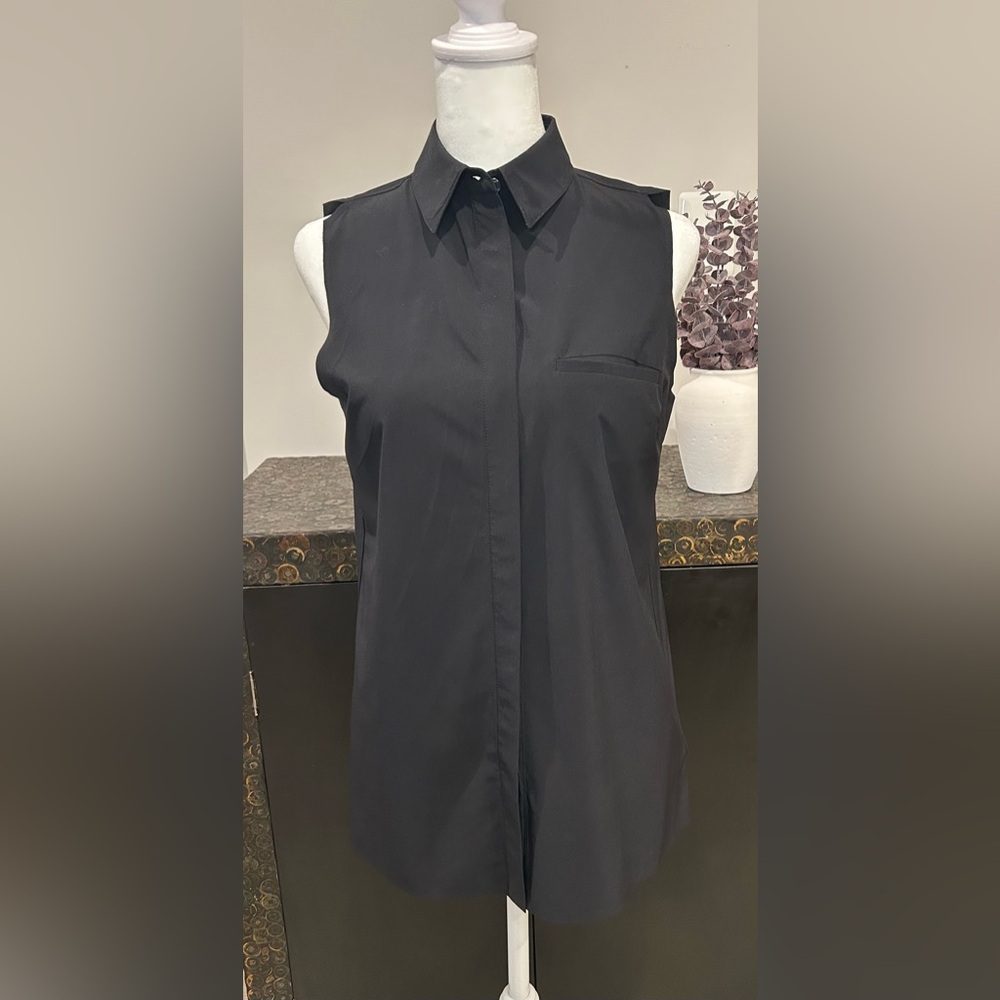 $3/20 Athleta Urbanite II Top | Sleeveless Collared Button-Front | XS Tall